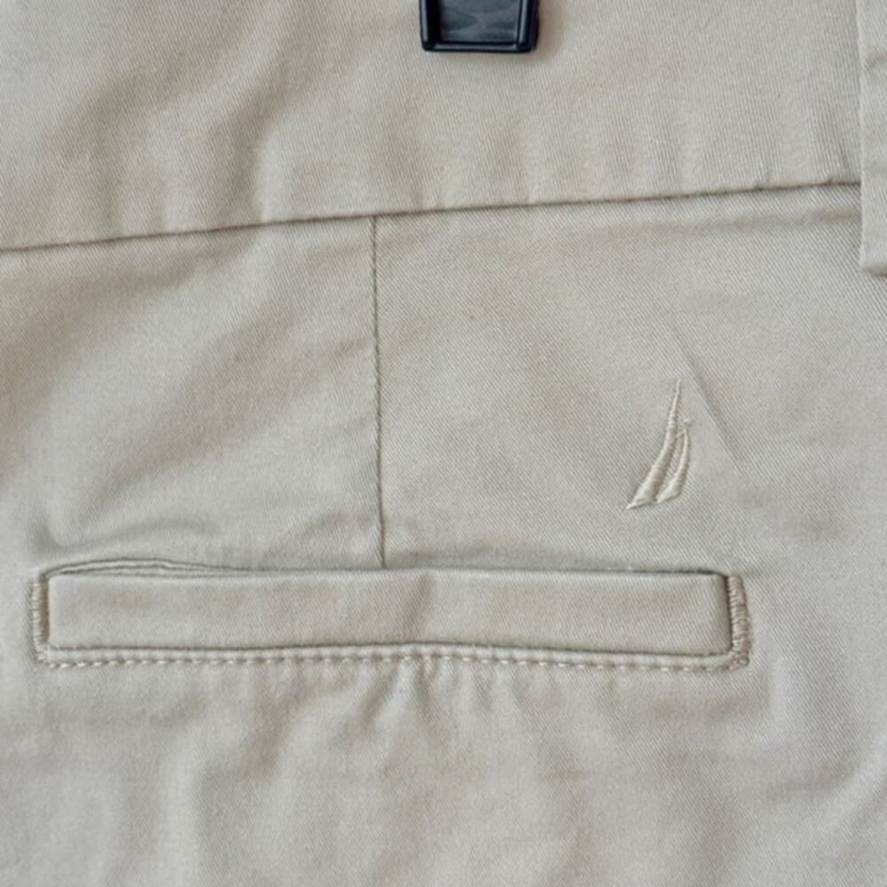 Nautica Tan Khaki Beige 5-Inch Inseam Classic Chino Shorts Women's Size 8 - Picture 7 of 10